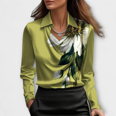 Ellen™ | Skinnende bluse med rynket krage