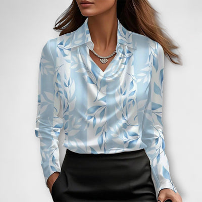 Ellen™ | Skinnende bluse med rynket krage