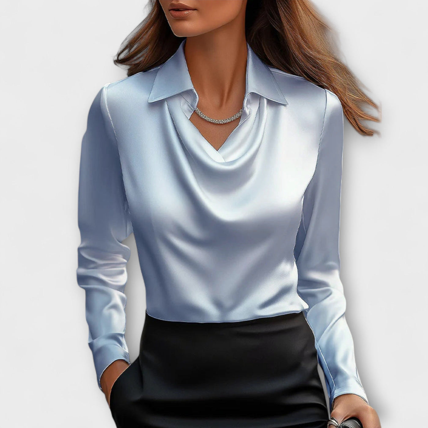 Ellen™ | Skinnende bluse med rynket krage